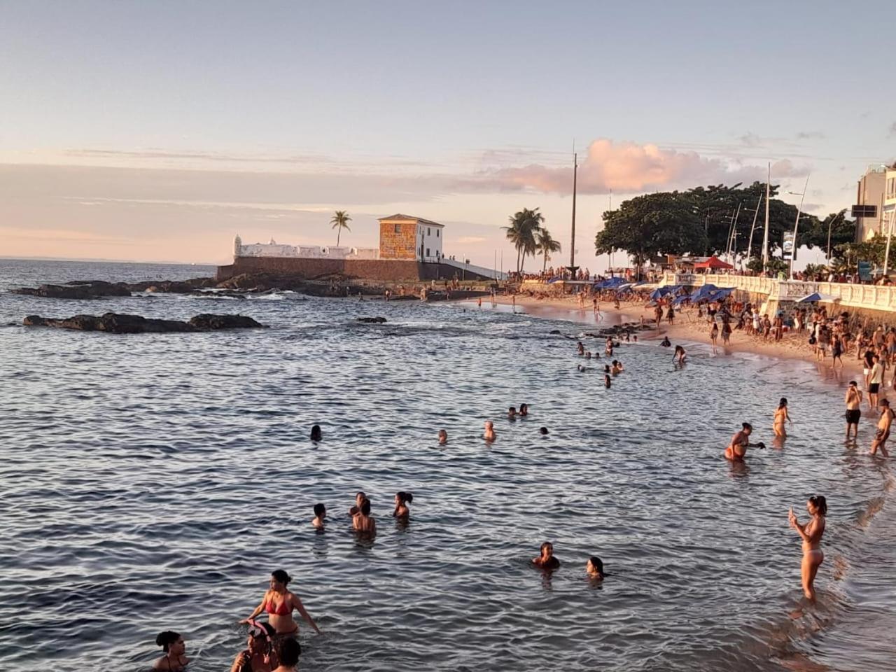 Pa 1005 Apt Porto Da Barra Carnaval Salvador Bahia Экстерьер фото